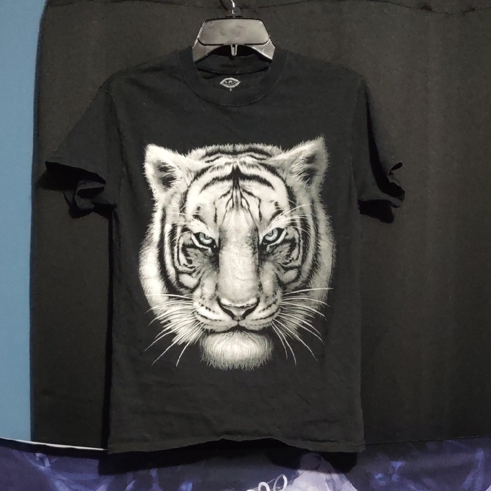 Men's Black Tiger Graphic Tee